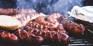 Τσικνοπέμπτη μόνο στο Τροφήον σήμερα Τσικνοπέμπτη μόνο στο Τροφήον σήμερα