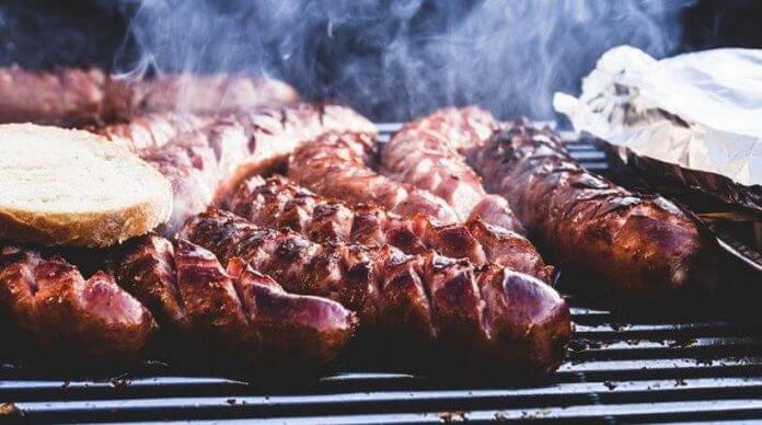 Τσικνοπέμπτη μόνο στο Τροφήον σήμερα