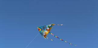 Φτιάξτε μόνοι σας τον χαρταετό σας για φέτος χειροποίητο Φτιάξτε μόνοι σας τον χαρταετό σας για φέτος χειροποίητο