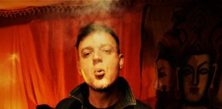 Ο ROUS live στο Κηποθέατρο Παπάγου Ο ROUS live στο Κηποθέατρο Παπάγου