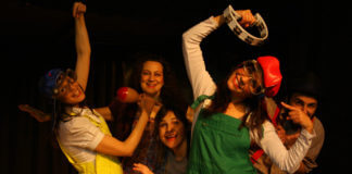 Παιδική θεατρική παράσταση από τις Μορφές έκφρασης Παιδική θεατρική παράσταση από τις Μορφές έκφρασης