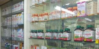 Κοροναϊός: Εκτακτα μέτρα από τους φαρμακοποιούς – Εως δύο άτομα μέσα