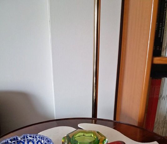 Πωλούνται Τασάκια κρυστάλλινα σε υπέροχα σχέδια Πωλούνται Τασάκια κρυστάλλινα σε υπέροχα σχέδια