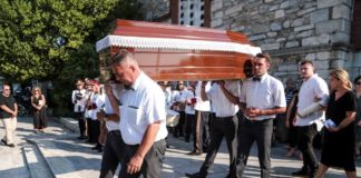 Κώστας Αρβανίτης: Το τελευταίο αντίο είπαν στο Χαλάνδρι Κώστας Αρβανίτης: Το τελευταίο αντίο είπαν στο Χαλάνδρι