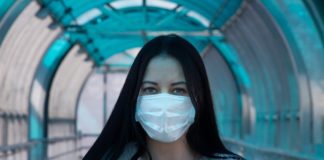 Συγκλονίζει νοσηλευτής στον Ευαγγελισμό: «Ασθενείς μοιάζουν να παθαίνουν ασφυξία»