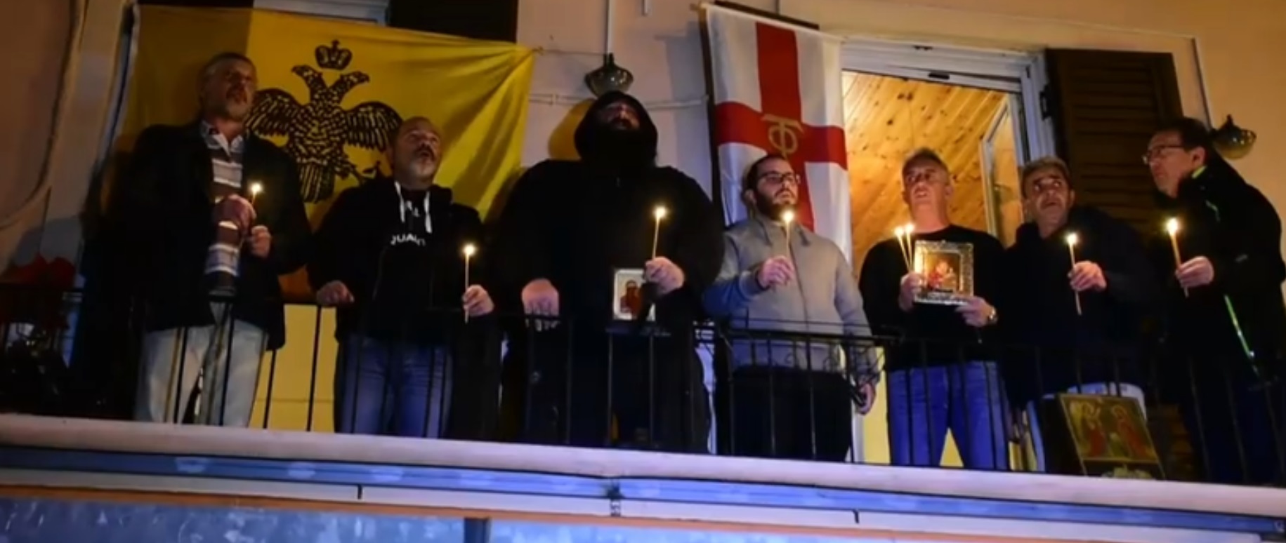 Ναύπλιο: Βγήκαν στα μπαλκόνια και έψαλαν τον Ακάθιστο ύμνο