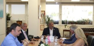 Γ. Πατούλης: Υπέγραψε για τα έργα βελτίωσης σχολικών κτιρίων στον Δήμο Κρωπίας