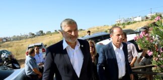 Μνημόσυνο στο Μάτι: Για τα θύματα της καταστροφικής πυρκαγιάς παραβρέθηκε ο Περιφερειάρχης