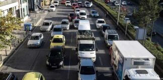 Λυκόβρυση: Κίνηση λόγω ανατροπής νταλίκας στην εθνική οδό