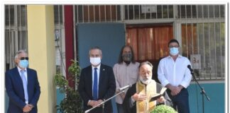 1ο Δημοτικό Χολαργού: Με μάσκες έκαναν αγιασμό οι μικροί μαθητές