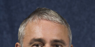 Δημήτρης Οικονόμου: Περί λύχνων αφάς…