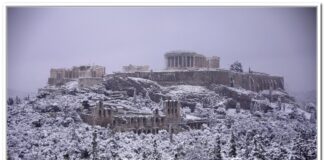 Ακρόπολη: Υπέροχες εικόνες από το χιόνι που έχει πέσει