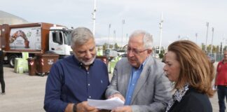 Περιφέρεια Αττικής: Παράδοση 3 απορριμματοφόρων και καφέ κάδων συλλογής βιοαποβλήτων στον Δήμο Αμαρουσίου.