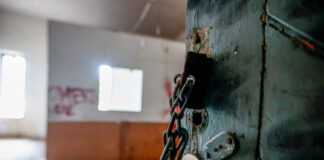 Γιώργος Κονταρίνης: Ο φωτορεπόρτερ που φωτογράφισε το κτήριο Κ8