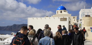 Σαντορίνη: Επιστροφή στην κανονικότητα μετά τους σεισμούς .