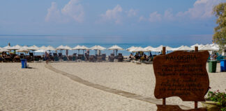 Καλογριά Μάνης: Η Παραλία που Εμπνεύστηκε ο Νίκος Καζαντζάκης