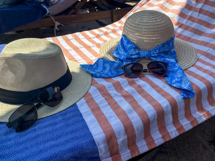 ΚΟΣΜΟΣ ΣΤΗΝ ΠΑΡΑΛΙΑ ΤΗΣ ΒΡΑΥΡΩΝΑΣ (ΔΗΜΗΤΡΑ ΚΟΥΤΡΑ/TOKLIK.GR/EUROKINISSI)