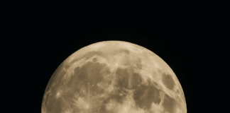 Αυγουστιάτικη Πανσέληνος 2025: Το «Φεγγάρι του Οξύρρυγχου» φωτίζει την Ελλάδα