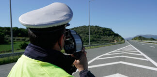 95 παραβάσεις για αλκοόλ και οδηγός με 187 χλμ/ώρα στη Συγγρού