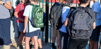 Μαζική Παράσταση Διαμαρτυρίας για τα Κενά στα Σχολεία και τη Λειτουργία των Ολοήμερων