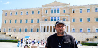 Απεργία πείνας και δίψας από τον πατέρα του θύματος των Τεμπών, Ντένι Ρούτσι,