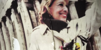 Φθορές στη φωτογραφία της Μελίνας Μερκούρη στο σταθμό μετρό «Ακρόπολη»