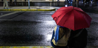 Άστατος καιρός την Τρίτη με βροχές και καταιγίδες — Πτώση της θερμοκρασίας και ισχυροί άνεμοι