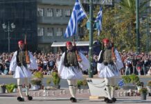 ΥΠΕΘΑ: «Δεν θα επιτρέψουμε την υποβάθμιση του Μνημείου του Άγνωστου Στρατιώτη»