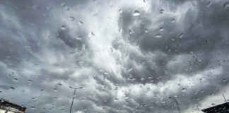 Ισχυρή καταιγίδα πλήττει την Αττική