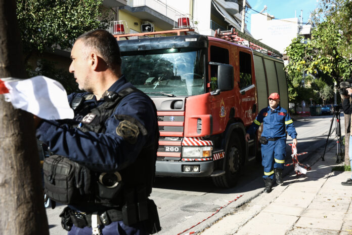 ΠΥΡΚΑΓΙΑ ΣΕ ΟΧΗΜΑ ΚΑΙ ΕΝΤΟΠΙΣΜΟΣ ΧΕΙΡΟΒΟΜΒΙΔΑΣ ΣΕ ΣΠΙΤΙ ΣΤΗ ΝΙΚΑΙΑ (ΔΑΝΑΗ ΔΑΥΛΟΠΟΥΛΟΥ/EUROKINISSI)