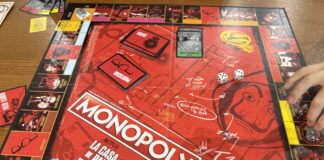 Γιορτινές Στιγμές με Επιτραπέζια Παιχνίδια: Οικογένεια και Διασκέδαση