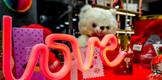 Άγιος Βαλεντίνος: Το νόημα της γιορτής και οι πιο δημοφιλείς επιλογές δώρων