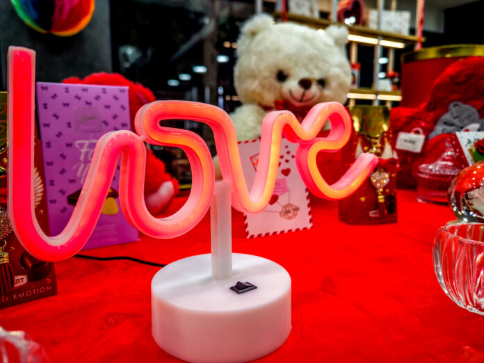 ΗΜΕΡΑ ΤΟΥ ΑΓΙΟΥ ΒΑΛΕΝΤΙΝΟΥ (ΓΙΩΡΓΟΣ ΚΟΝΤΑΡΙΝΗΣ / EUROKINISSI)