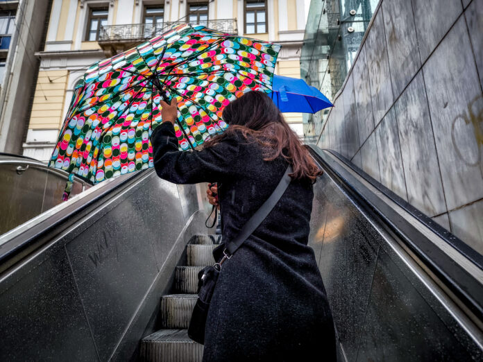 ΒΡΟΧH ΣΤΗΝ ΑΘΗΝΑ (ΓΙΩΡΓΟΣ ΚΟΝΤΑΡΙΝΗΣ / EUROKINISSI)