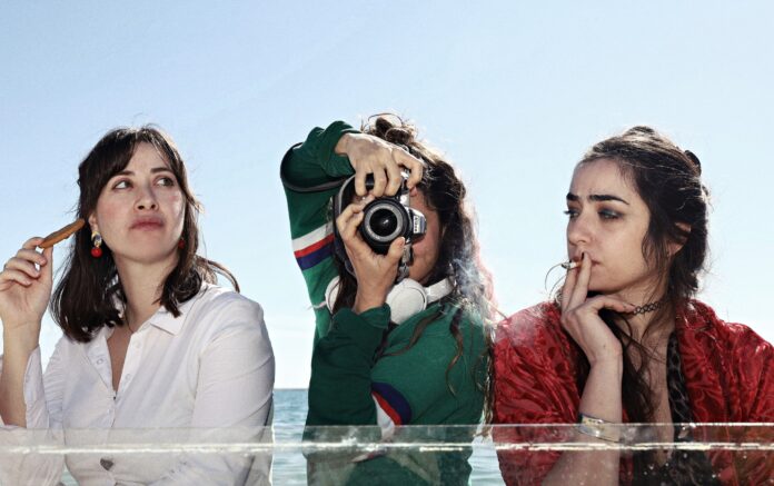 3 SISTERS_BETTER DAYS WILL COME (7)@Anastasia_Giannaki