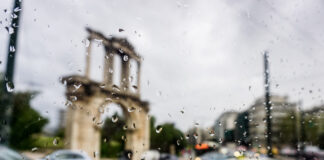 Αύριο: Άστατος καιρός με βροχές, καταιγίδες και χιόνια σε όλη τη χώρα