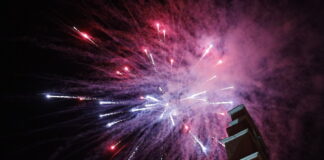 Καλή Ανάσταση.Το φως δεν έρχεται πάντα με θόρυβο έρχεται ήσυχα, εκεί που το έχουμε περισσότερο ανάγκη. Εύχομαι να το βρεις, να σε γεμίσει και να σου θυμίσει όσα αξίζουν.