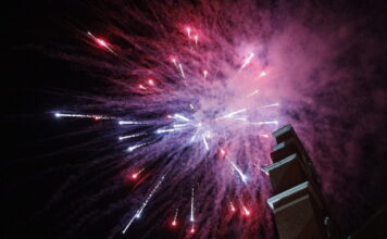 Καλή Ανάσταση.Το φως δεν έρχεται πάντα με θόρυβο έρχεται ήσυχα, εκεί που το έχουμε περισσότερο ανάγκη. Εύχομαι να το βρεις, να σε γεμίσει και να σου θυμίσει όσα αξίζουν.