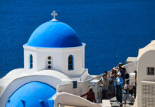 Καλοκαιρία με Τοπικές Νεφώσεις και Ενισχυμένους Ανέμους στο Αιγαίο την Τρίτη