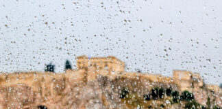 «Κόκκινος συναγερμός: Καταιγίδες σαρώνουν τη χώρα – Επικίνδυνος καιρός αύριο στην Κρήτη»