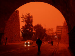 «Αφρικανική σκόνη “έπνιξε” το Ηράκλειο – Ουρανός πορτοκαλί και αποπνικτική ατμόσφαιρα»