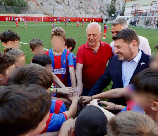 Εγκαινιάστηκε το ανακαινισμένο γήπεδο «Μιχ. Κρητικόπουλος» στην Καισαριανή παρουσία του Περιφερειάρχη Χαρδαλιά