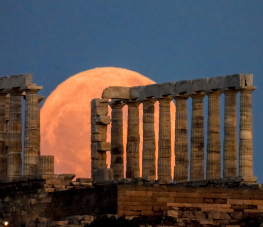 Η Μαγεία της Αυριανής Πανσελήνου