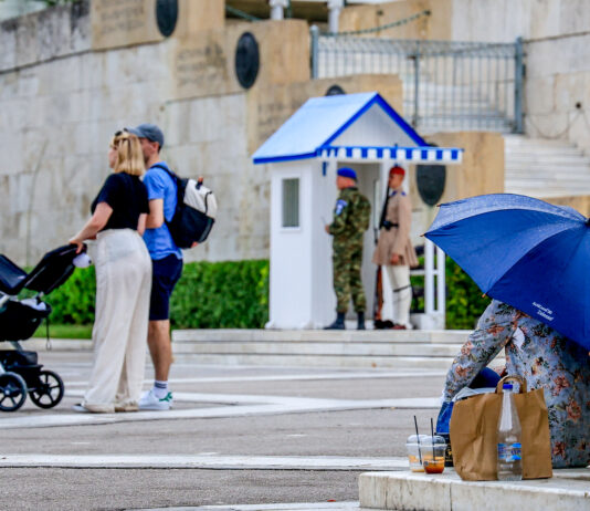Καιρός: Πού θα Βρέξει την Τετάρτη – Υποχωρεί η Ζέστη στα Βόρεια
