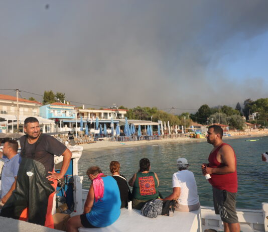 Πυρκαγιά στην περιοχή Σίβηρη στη Χαλκιδική