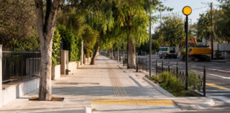 Αγία Παρασκευή: 2,4 εκατ. ευρώ για Αγίας Τριάδος και Γούναρη Αναβαθμισμένο προσβάσιμο πεζοδρόμιο με όδευση τυφλών και ασφαλή διάβαση