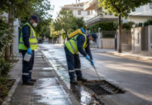 Αγία Παρασκευή: Προληπτικοί ψεκασμοί στο Κοντόπευκο την Πέμπτη 27/8 Συνεργεία διαχείρισης κουνουπιών πραγματοποιούν προληπτική εφαρμογή σε φρεάτιο αστικού δρόμου