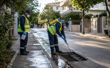 Αγία Παρασκευή: Προληπτικοί ψεκασμοί στο Κοντόπευκο την Πέμπτη 27/8 Συνεργεία διαχείρισης κουνουπιών πραγματοποιούν προληπτική εφαρμογή σε φρεάτιο αστικού δρόμου