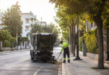 Χαλάνδρι: Πού θα γίνει οδοκαθάριση την Τρίτη 25 Αυγούστου Δημοτικό σάρωθρο και εργαζόμενος καθαριότητας σε δενδροφυτεμένο δρόμο