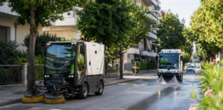 Χαλάνδρι: Πού θα γίνει οδοκαθαρισμός τη Δευτέρα 24 Αυγούστου Δημοτικά οχήματα οδοκαθαρισμού σε δενδροφυτεμένο δρόμο προαστίου